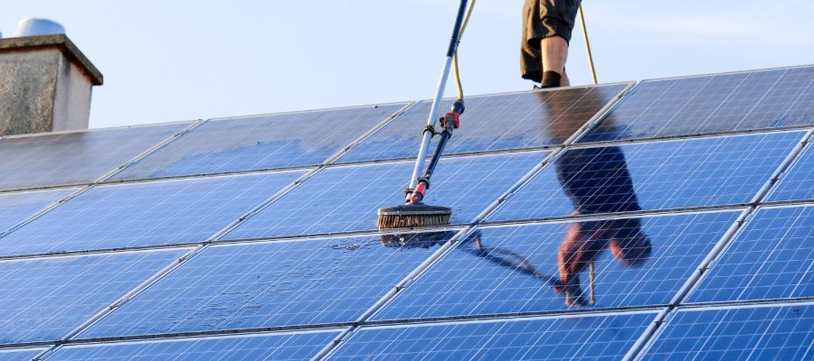 Zonnepanelen reinigen breed (6)